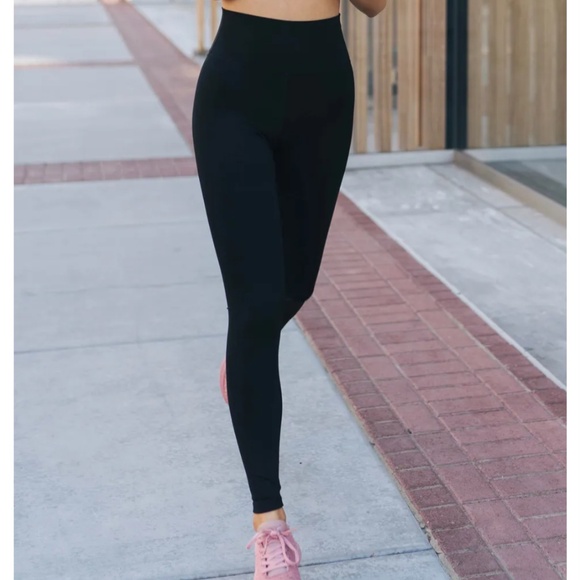 Zyia Black Brilliant Hi-rise Legging Size 8 - 10 - Picture 1 of 7